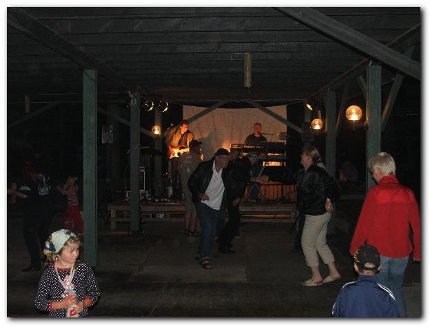 602x451 pixels (39K)